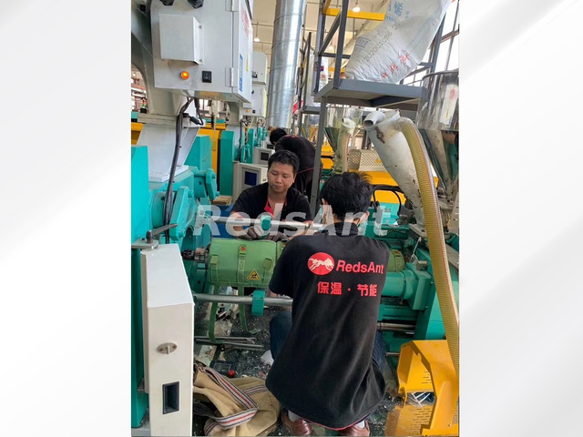 Plastics Equipment Insulation - RedsAnt insulation system