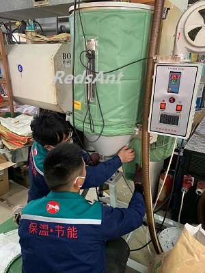 Thermal insulation jacket for plastics machine