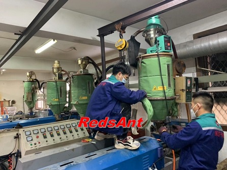 Thermal insulation jacket for plastics machine