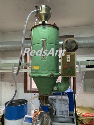 Thermal insulation jacket for plastics machine