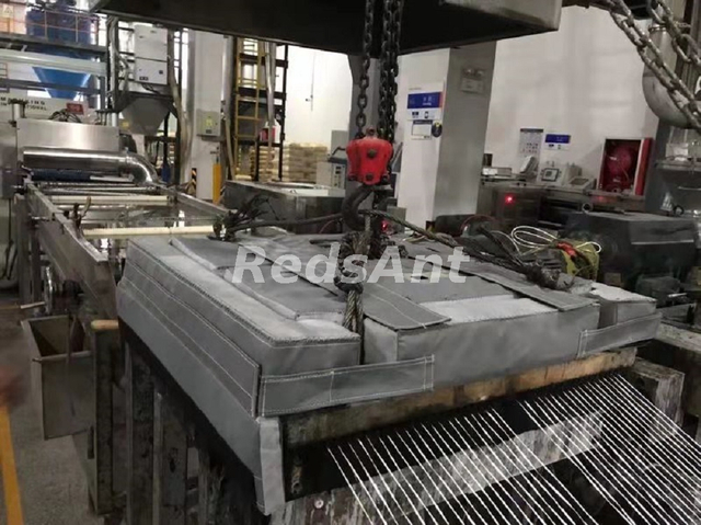 Reusable And Removable Equipment Insulation Blanket Made of Fire Retardant Material